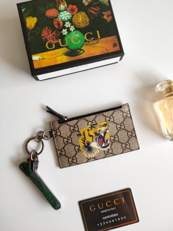 G*u*i gg  card case wallet