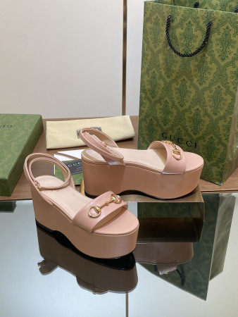 ua G*u*i women's horsebit flatform sandal