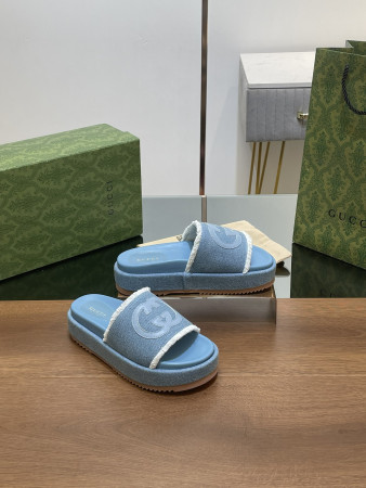 ua G*u*i women's interlocking g slide