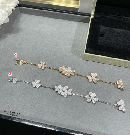 V*N CL*F & arpels clover bracelet