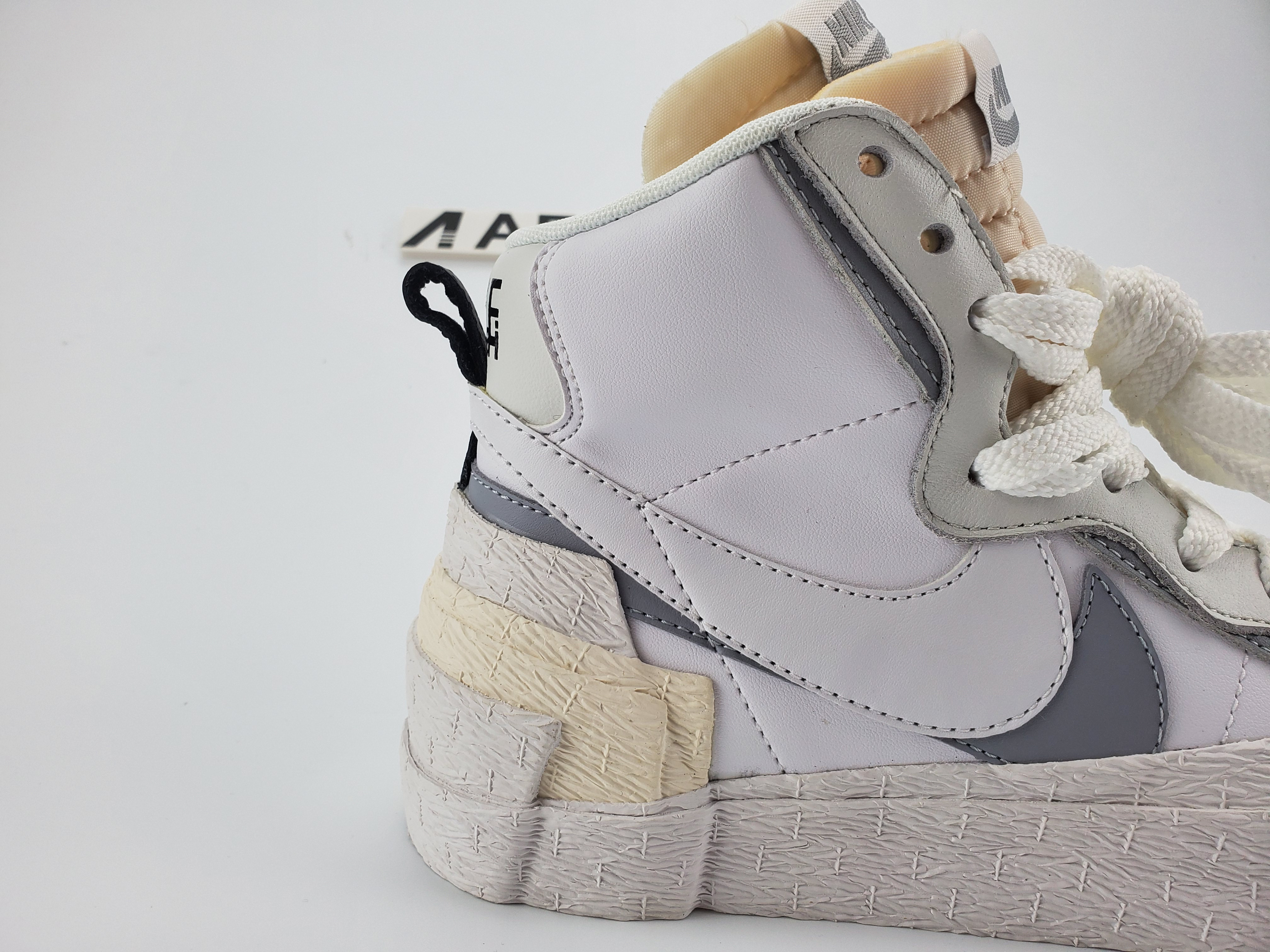 Nike Blazer High Sacai White Grey