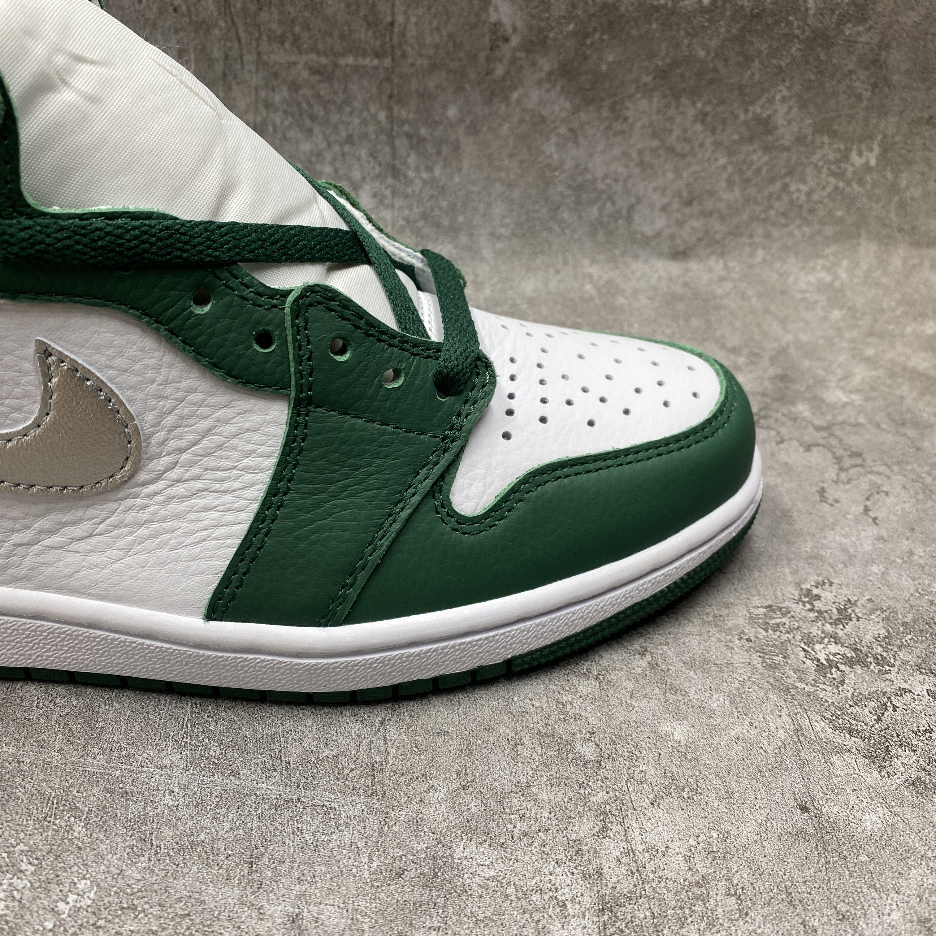 Air Jordan 1 High OG Gorge Green