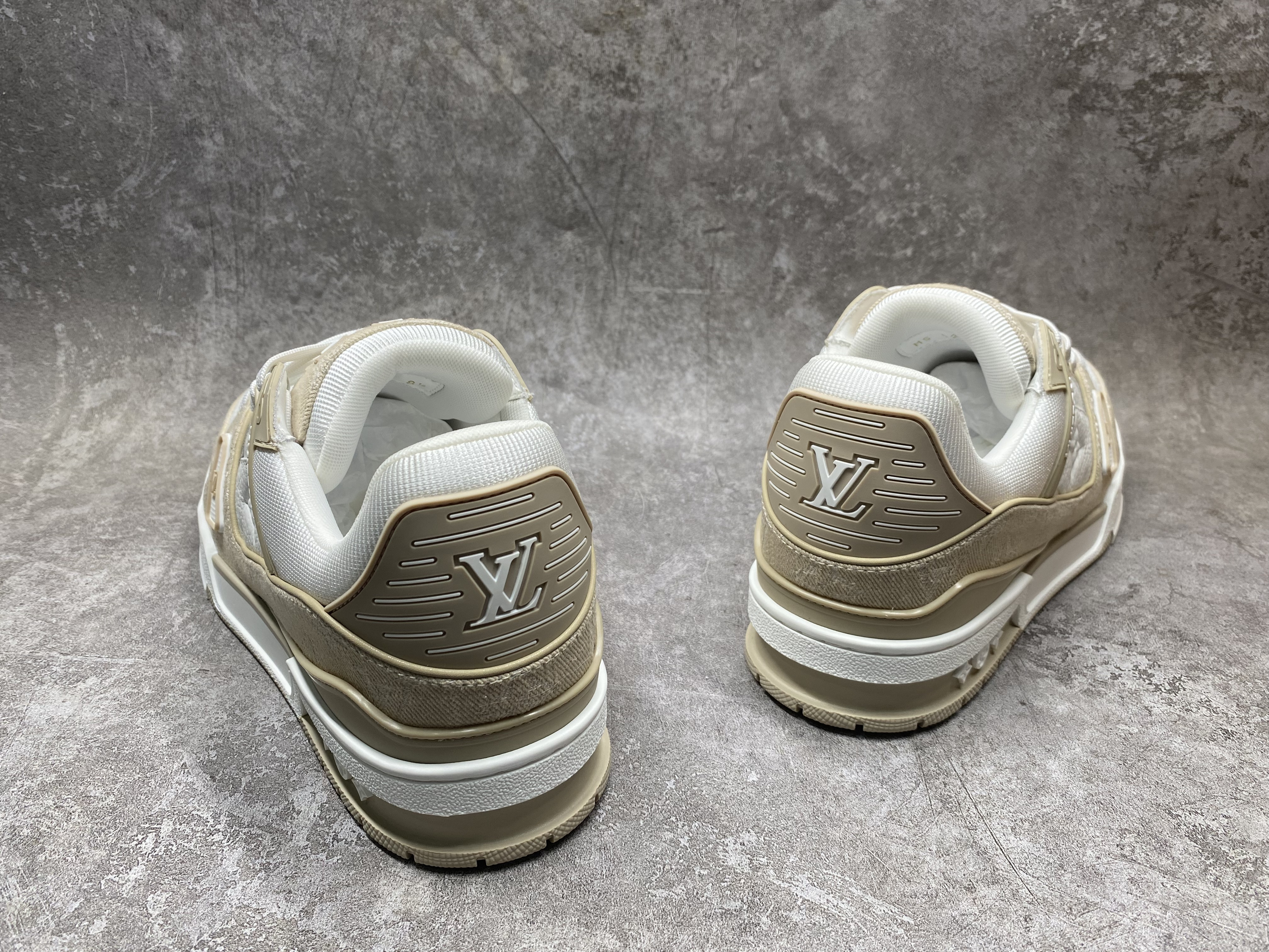 UA LV trainer Sneakers