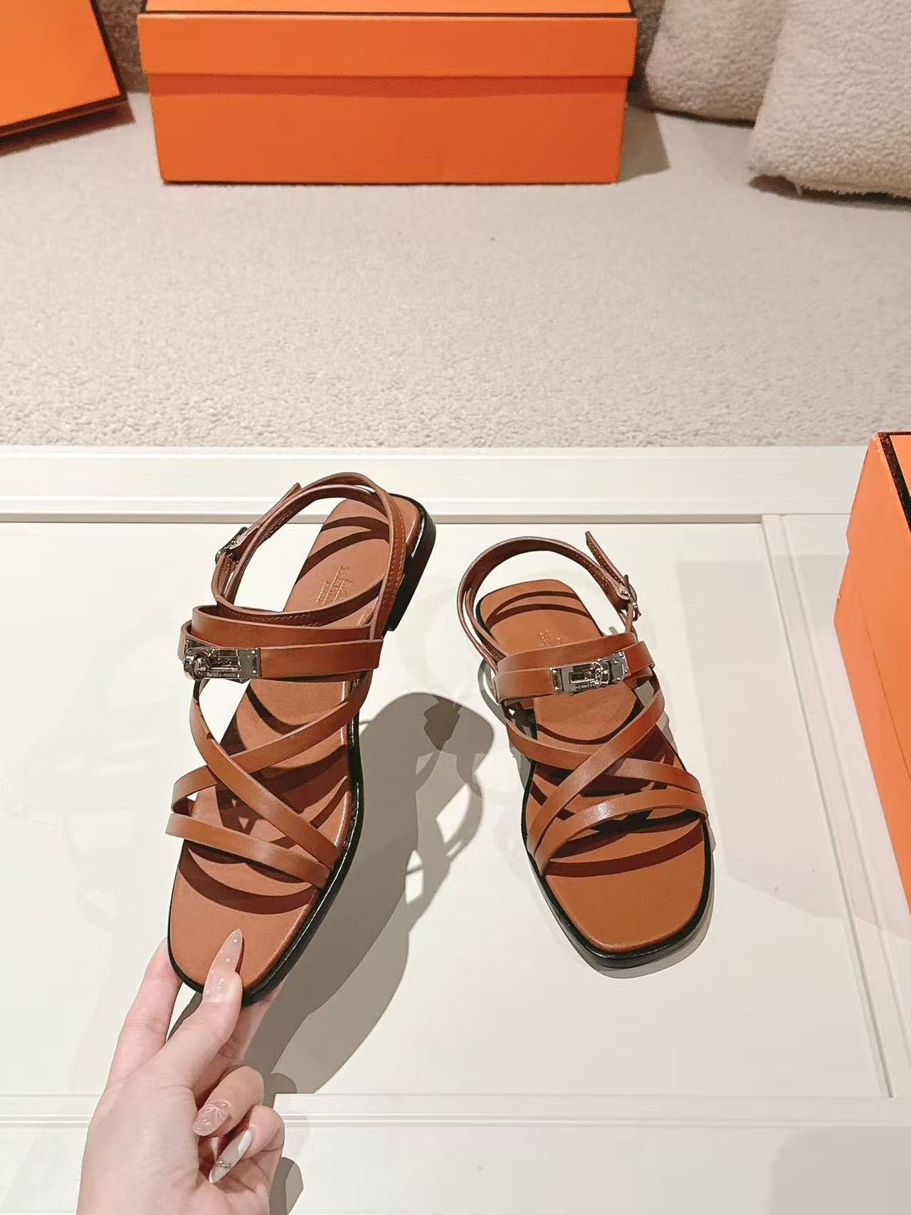 ua H**me5 june sandal