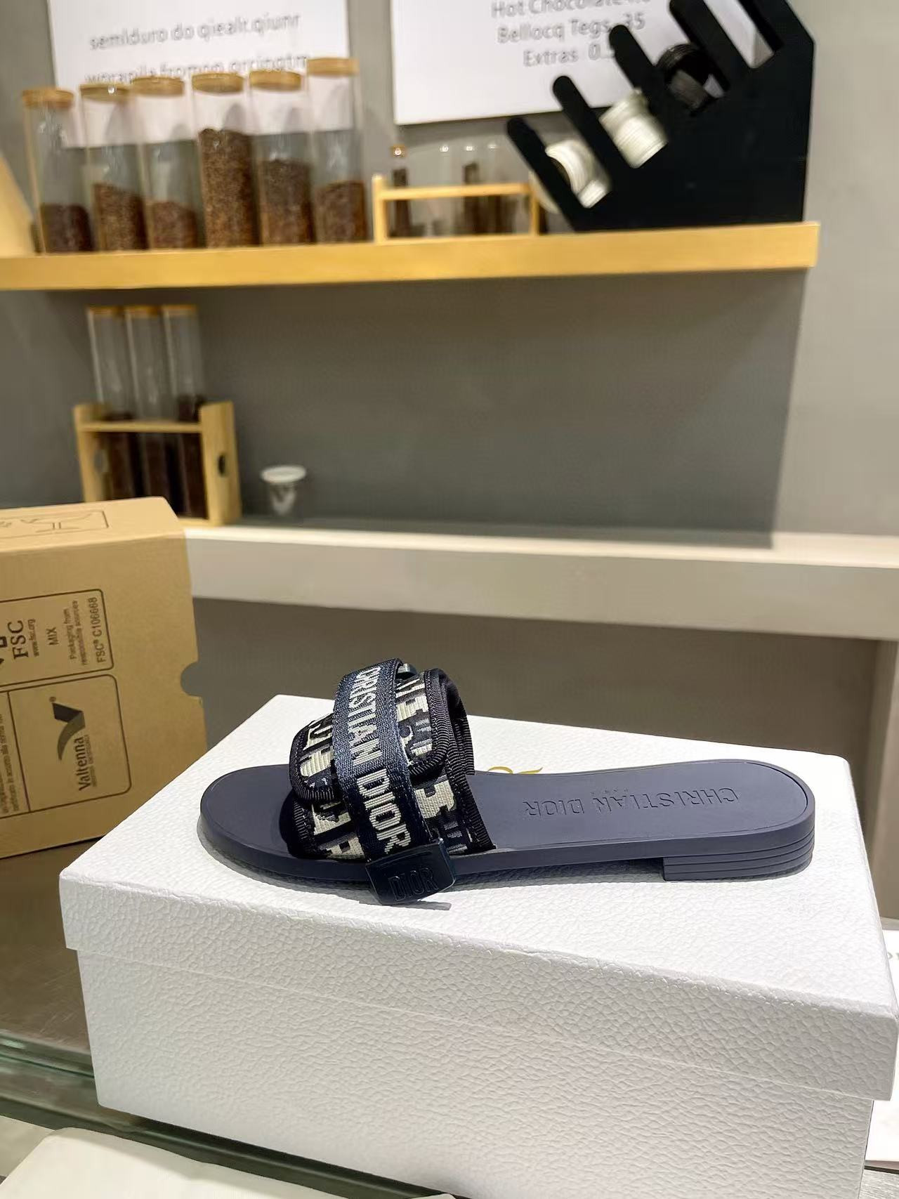 UA Dio(r)evolution Slide