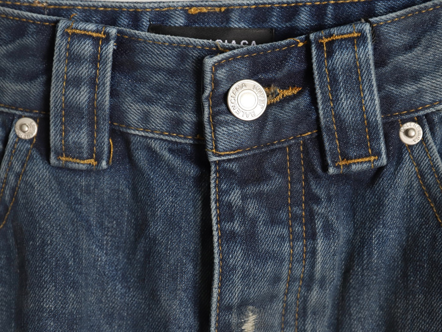 Ba*len*cia*ga shorts