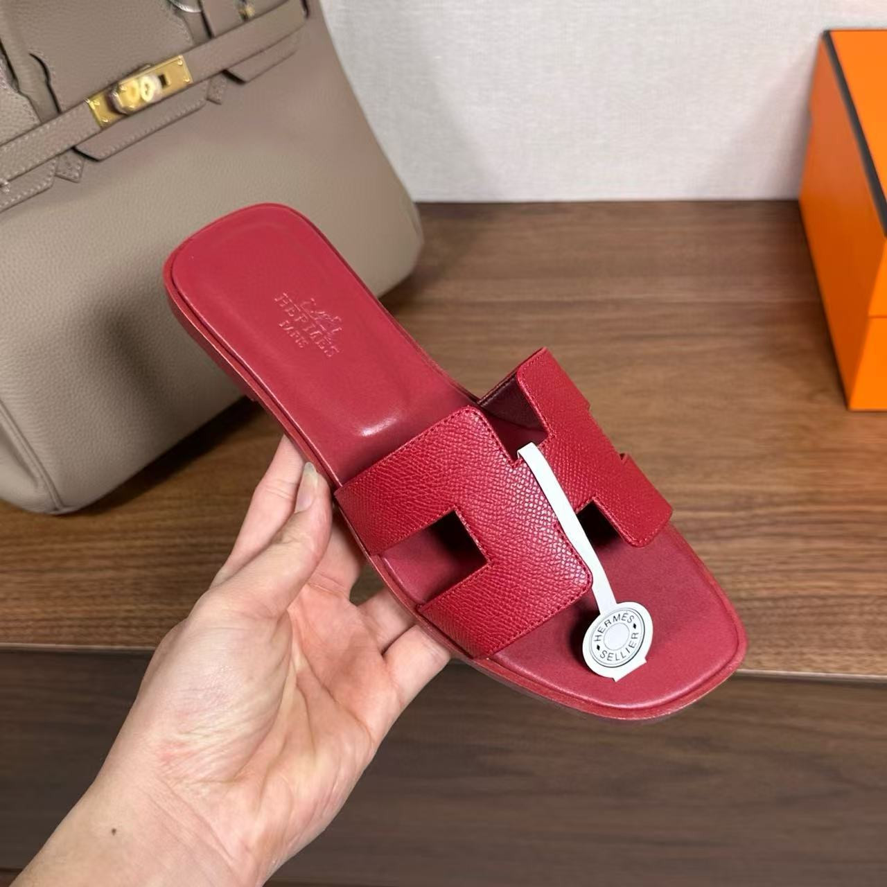 ua H**me5 oran sandal