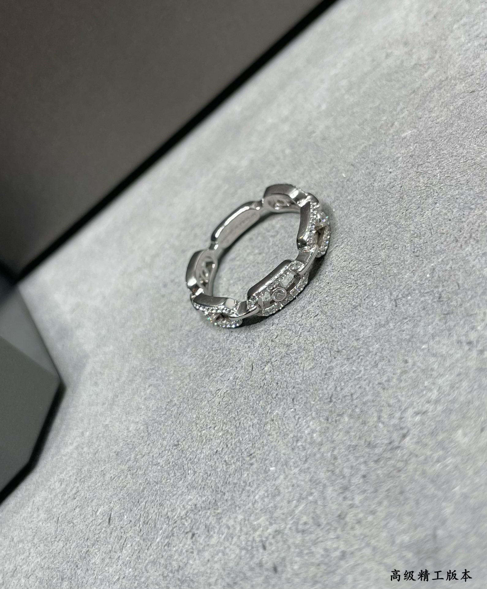 messika row Di*m*nd moving ring