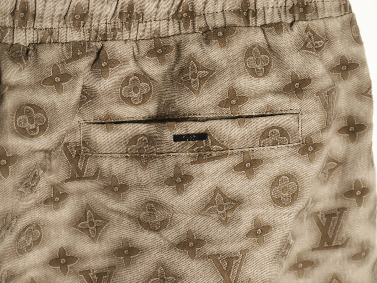 l0*is V*t0n lv shorts