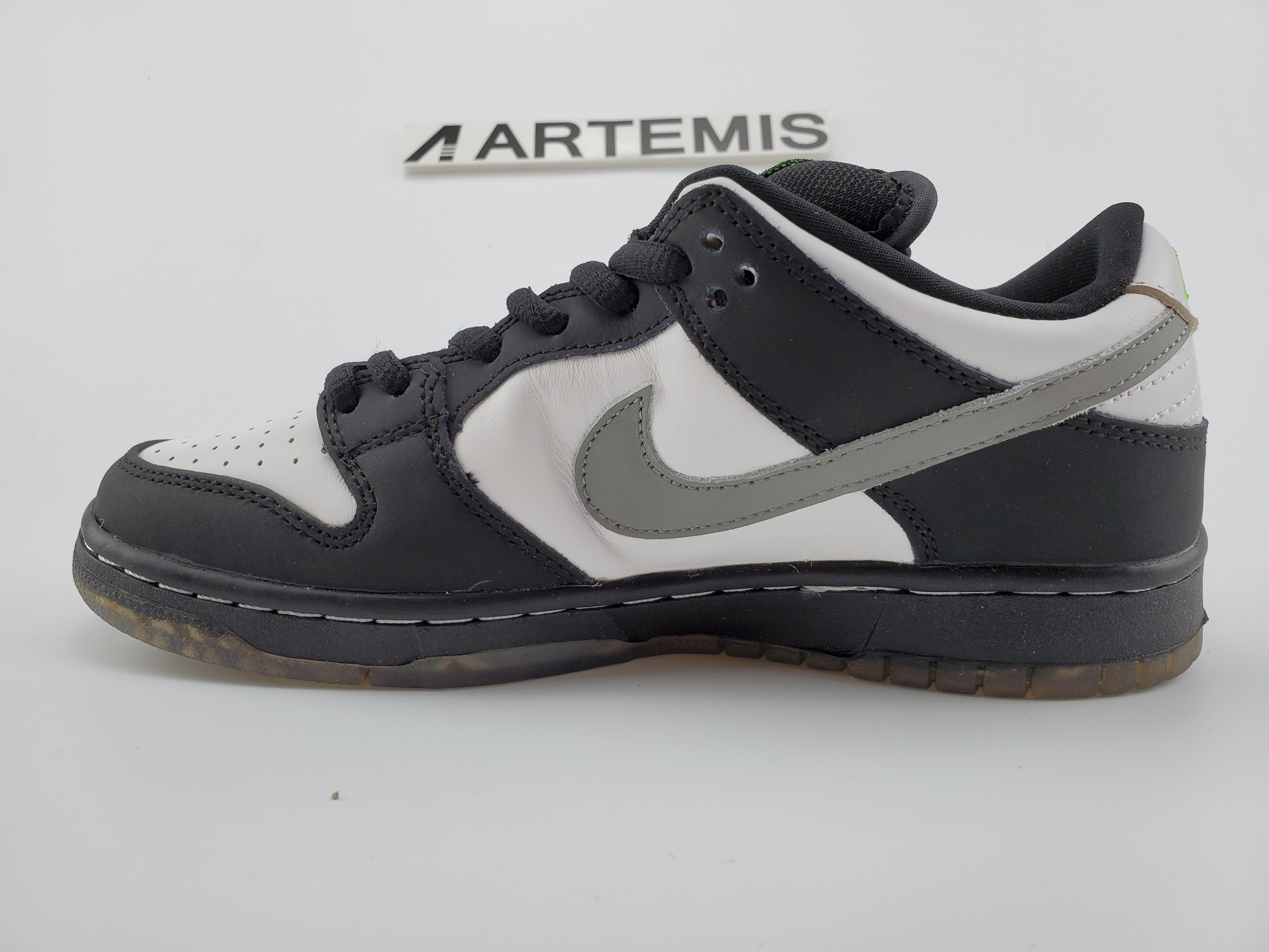 Nike SB Dunk Low Staple Panda Pigeon