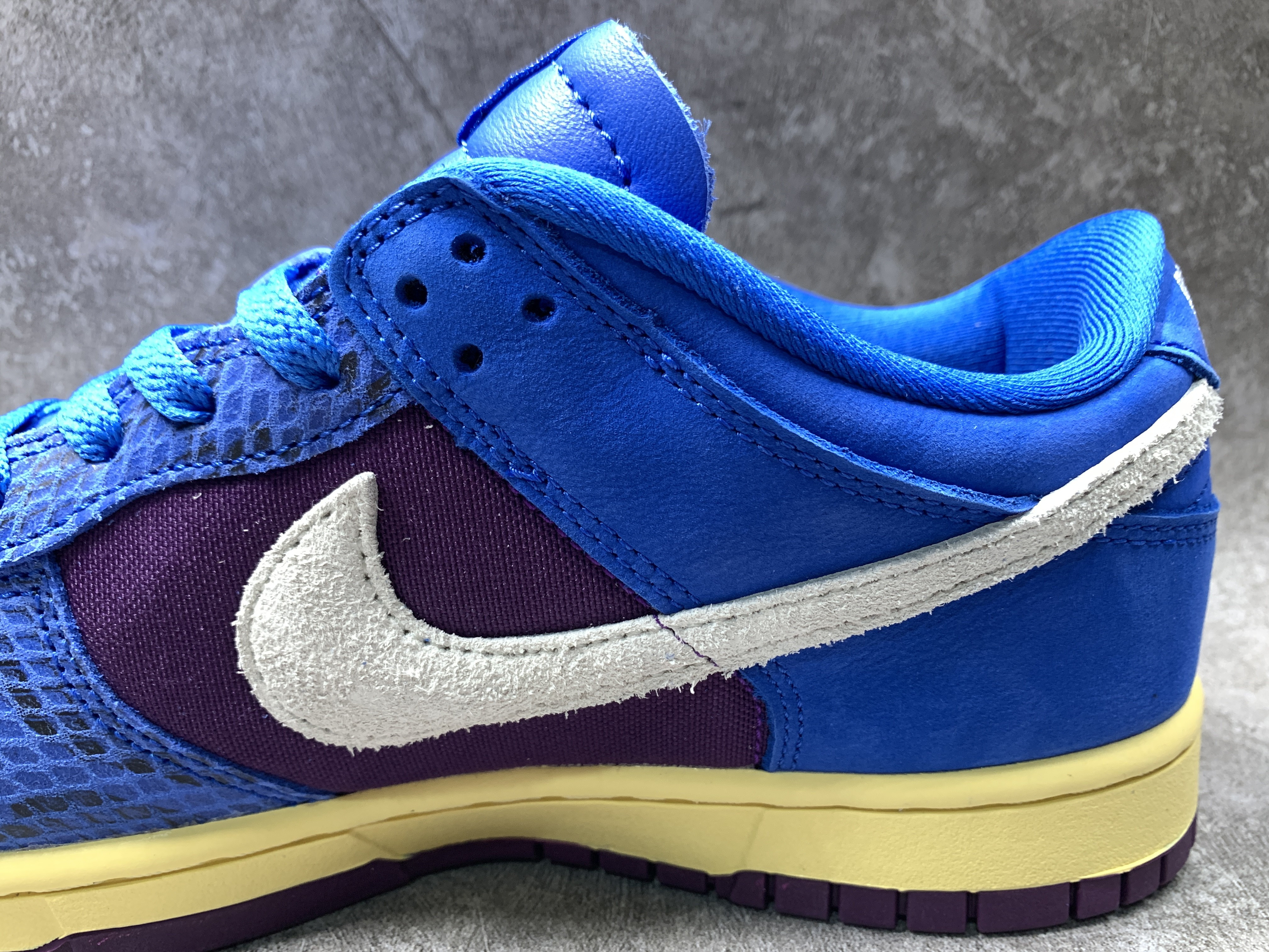 Nike Dunk Low UNDEFEATED Dunk vs. AF1