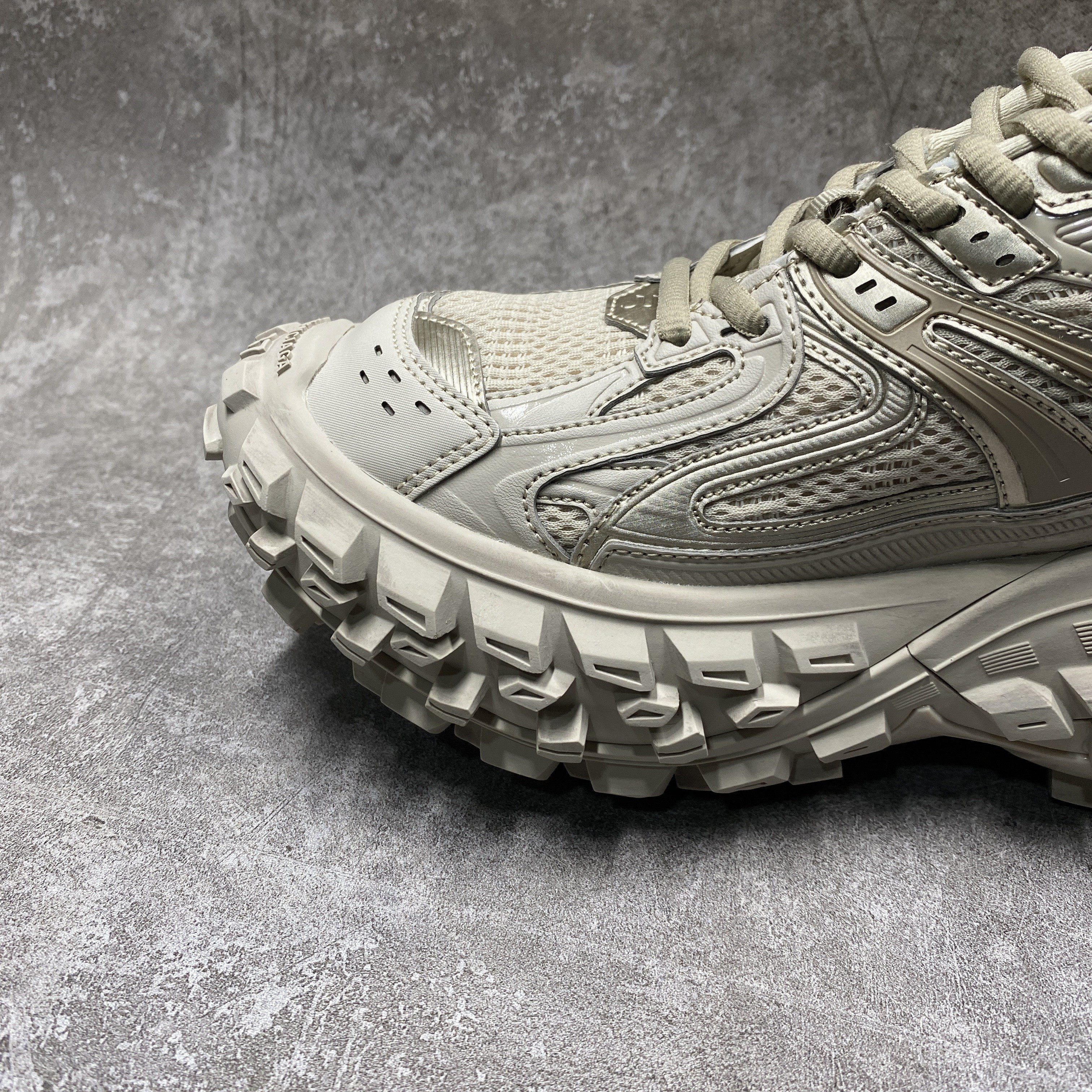 Balenciga Defender Beige