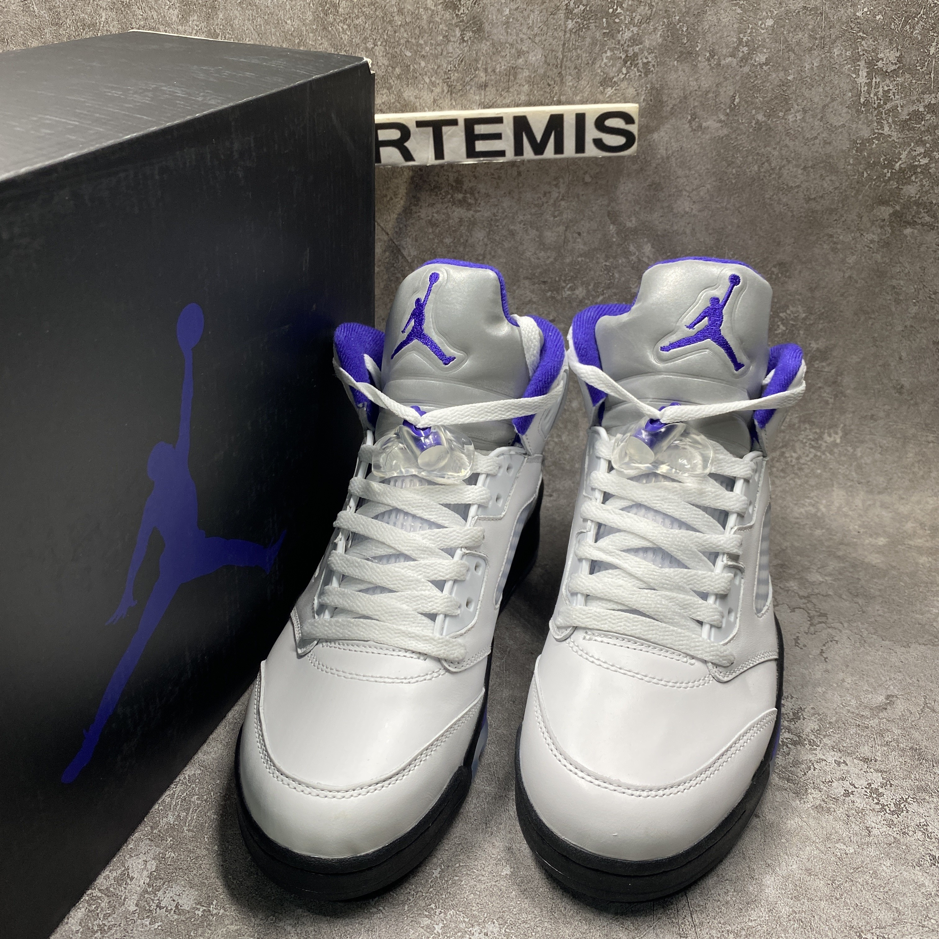 Air Jordan 5 Retro White Stealth 2.0