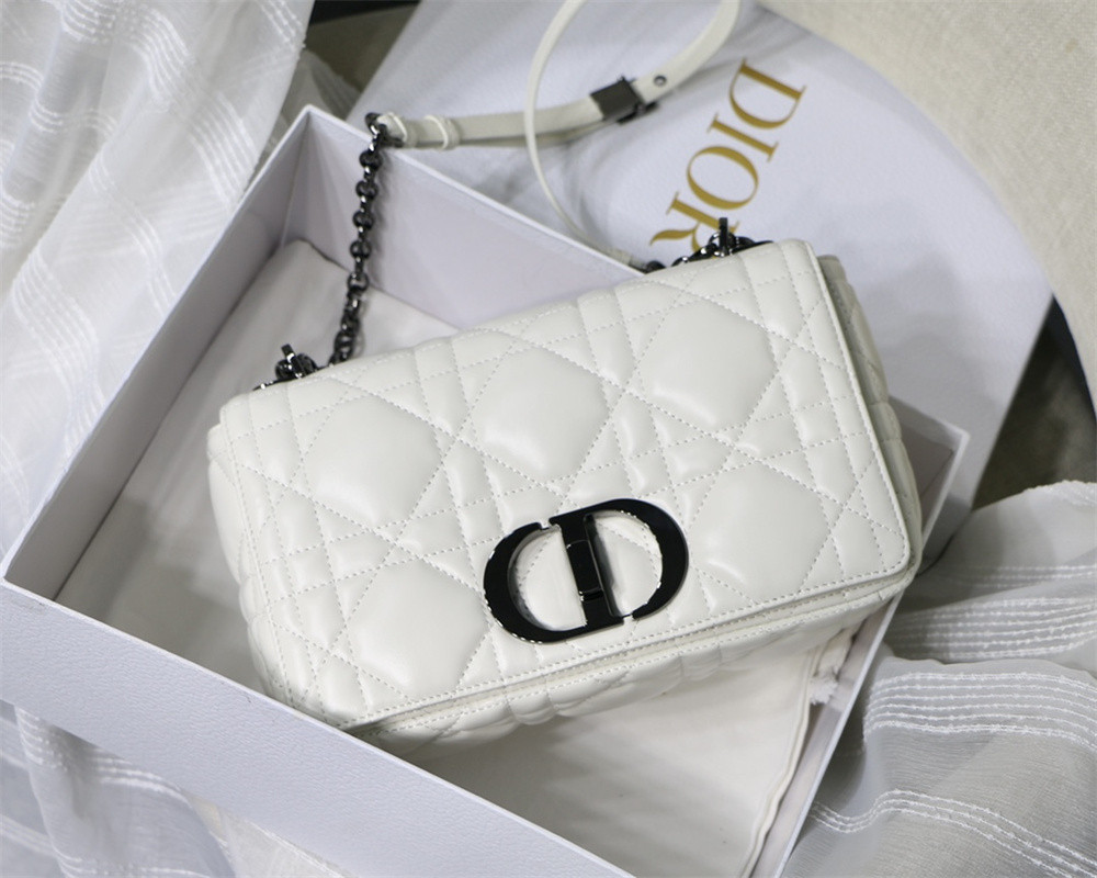 medium d*or caro bag ivory S*pple cannage calfskin 25.5 x 15.5 x 8 cm