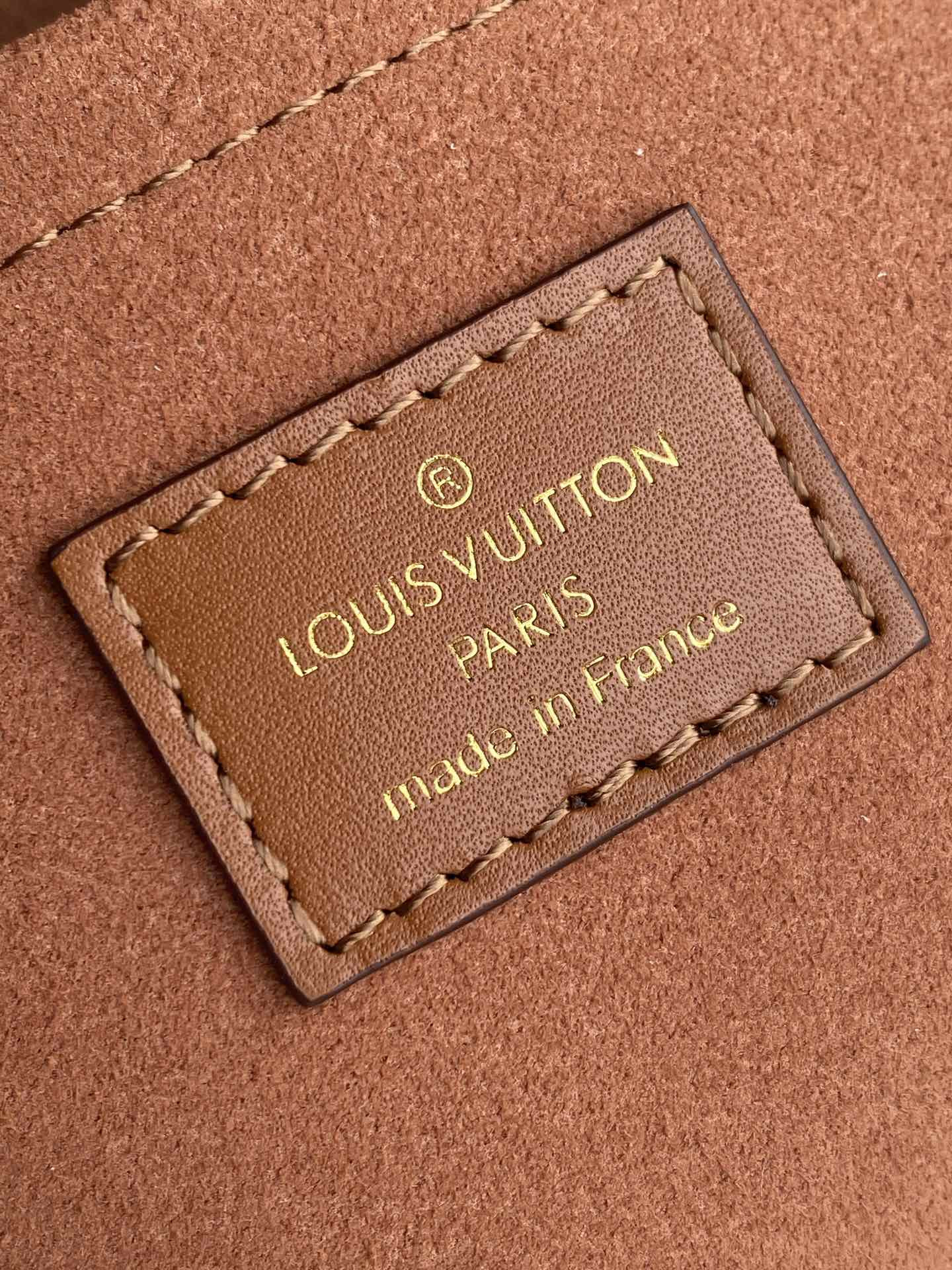 LV Locky BB BROWN 7.9 x 6.3 x 3 inches