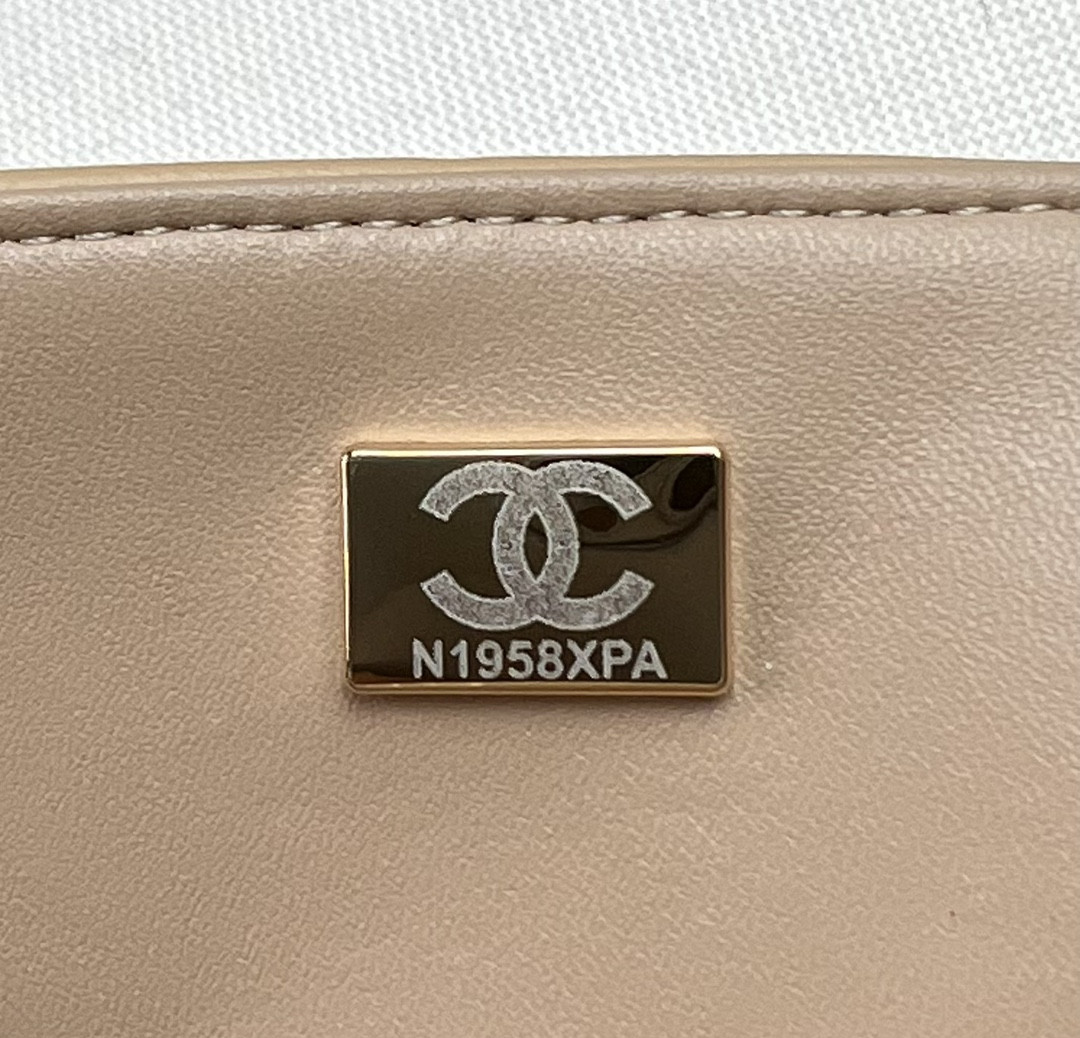 Ch*el classic 11.12 handbag tweed & gold-tone metal   6 × 9.9 × 2.5 in