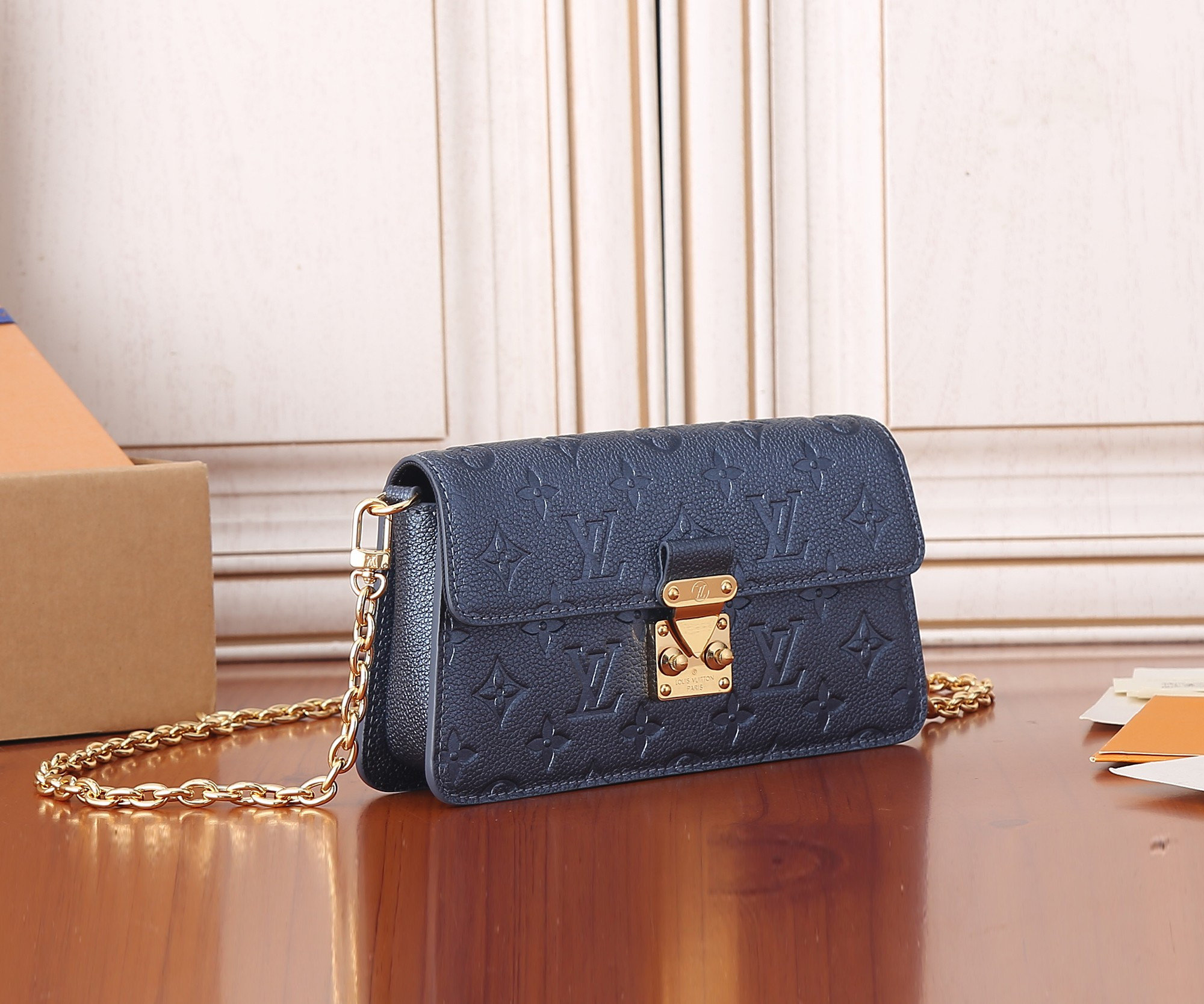 LV Wallet On Chain Métis M82671 7.5 x 4.3 x 2.2 inches