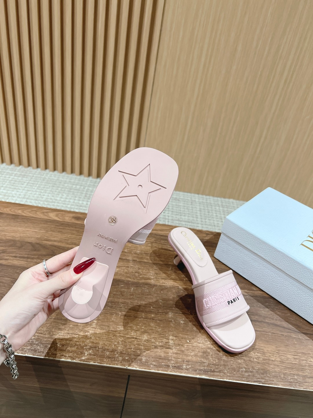 D*or dway heeled slide