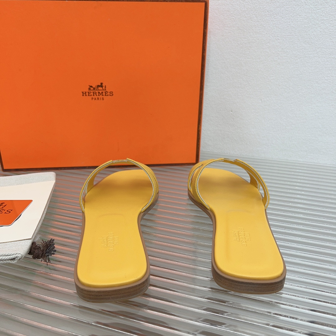 ua H**me5 oran sandal