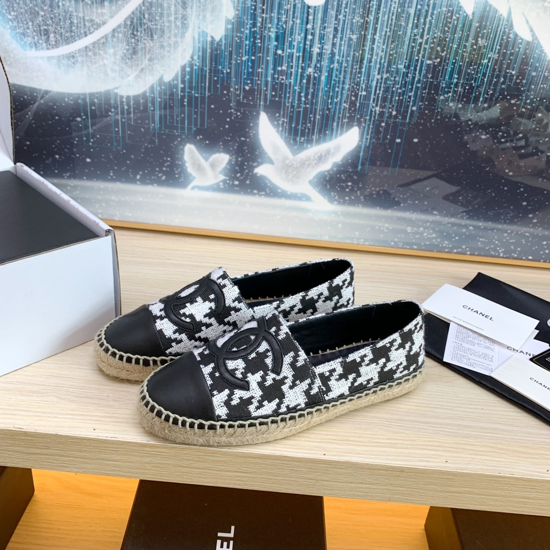 ua Ch*el espadrilles