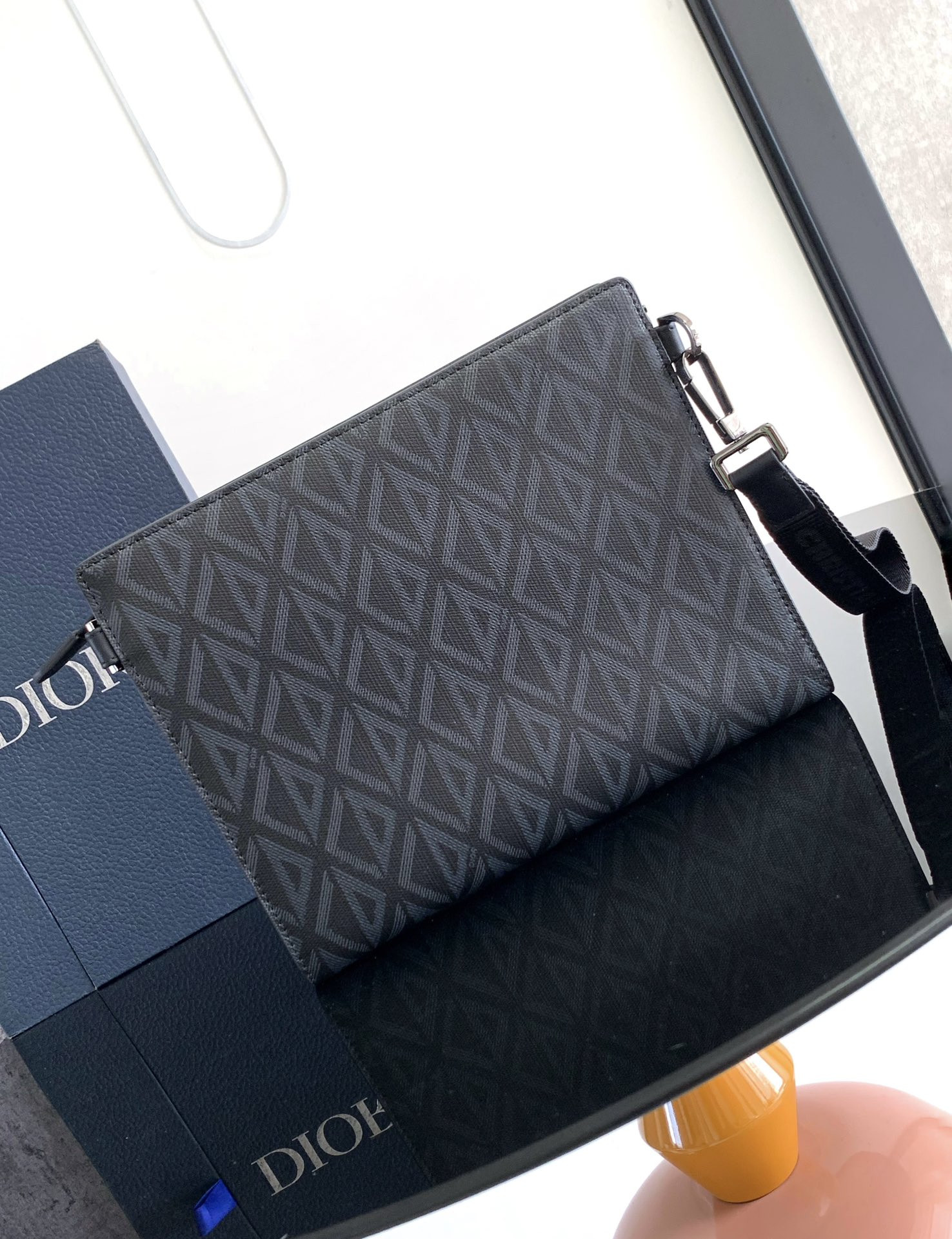 D*or a5 triangle pouch 27 x 19.5 x 6 cm