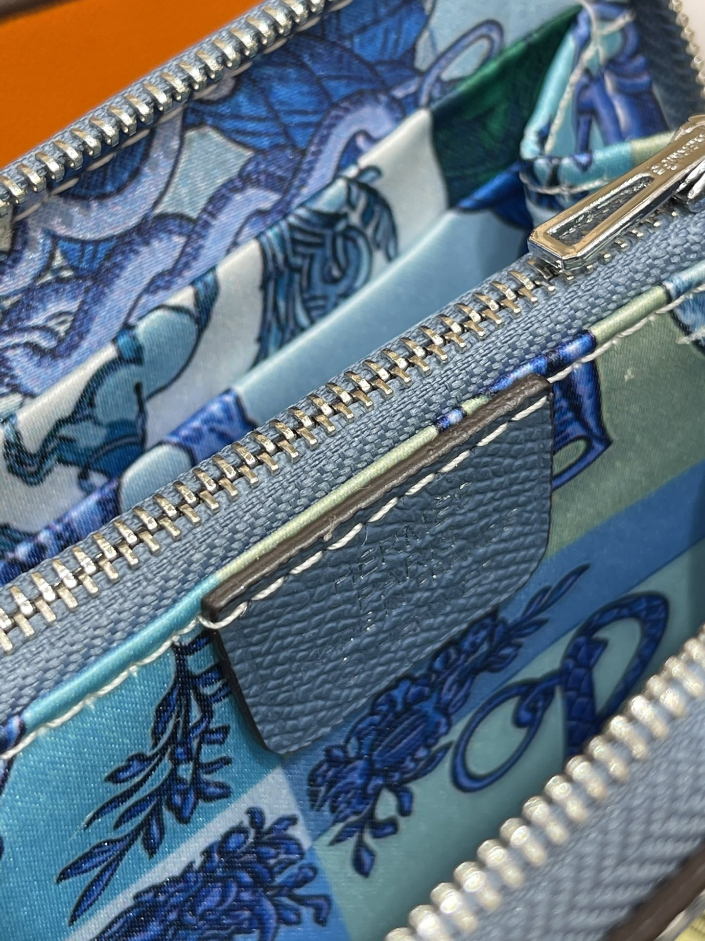 H**me5 wallet 11.5x2x9.5cm