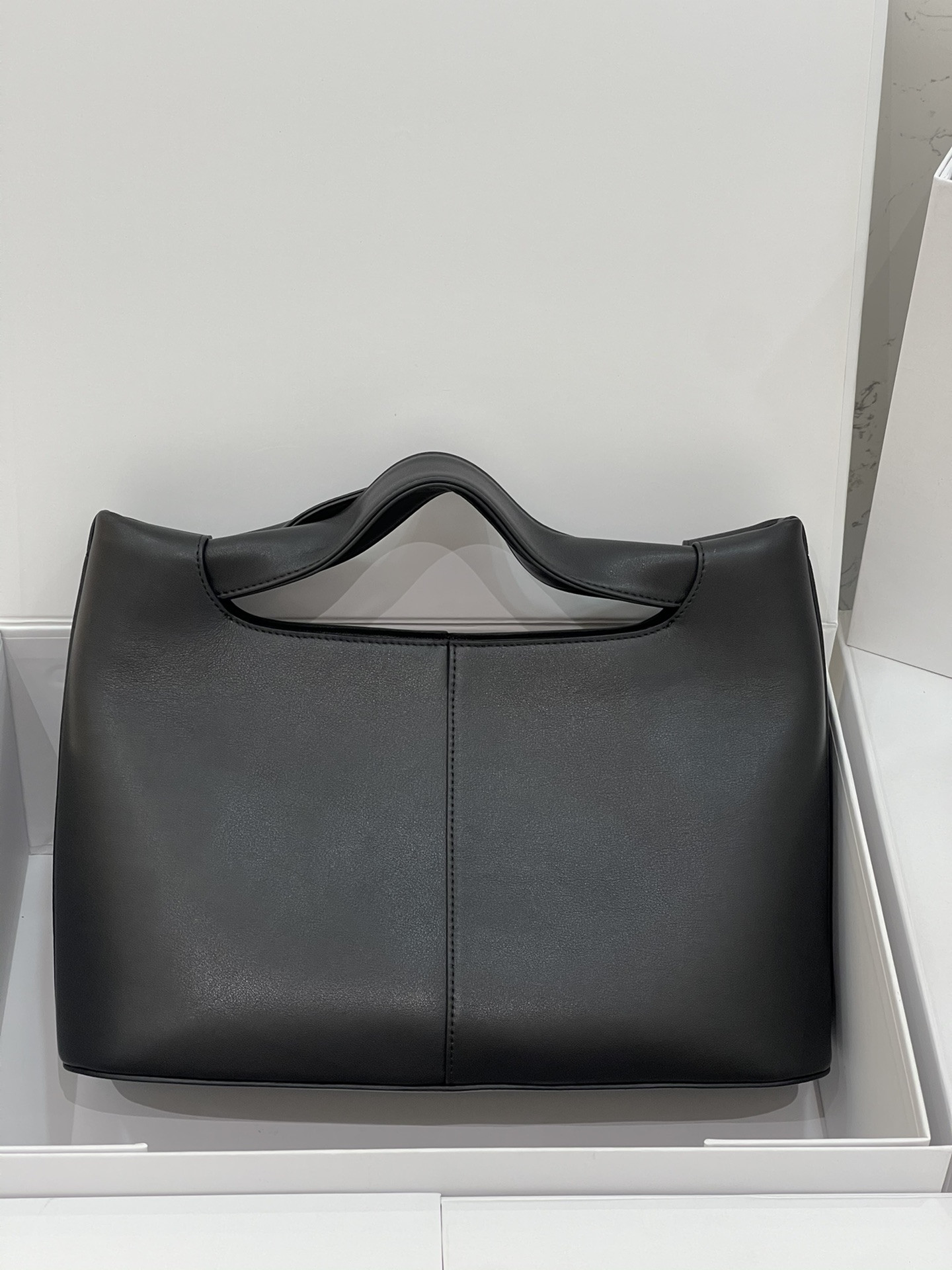 T*e R0w camdem  32x23x14cm