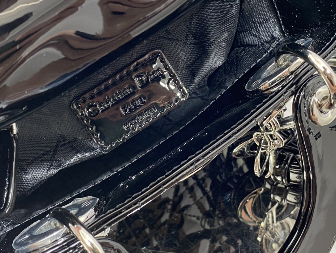 mini lady D*or bag patent cannage calfskin 17 x 15 x 7 cm