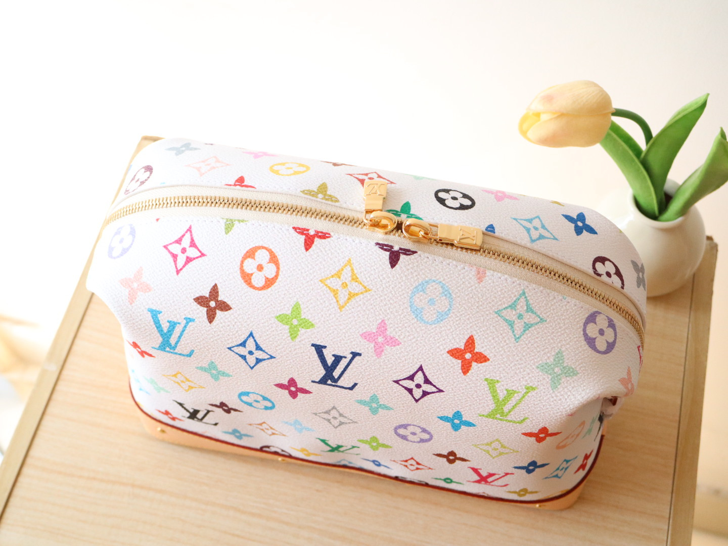 LV POCHETTE COSMÉTIQUE M13743 27x18x9cm