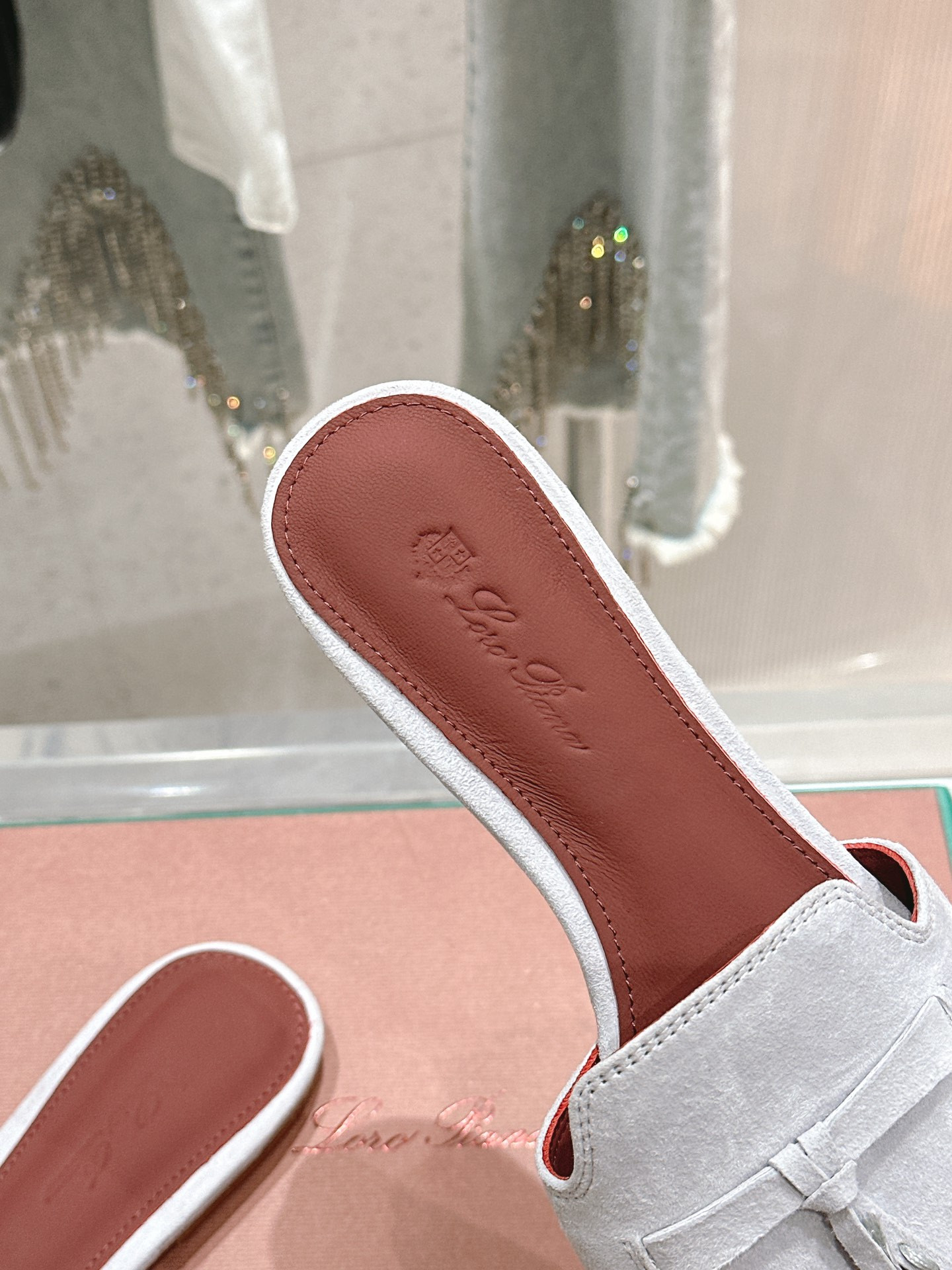 ua L**o p*ana summer charms sandal