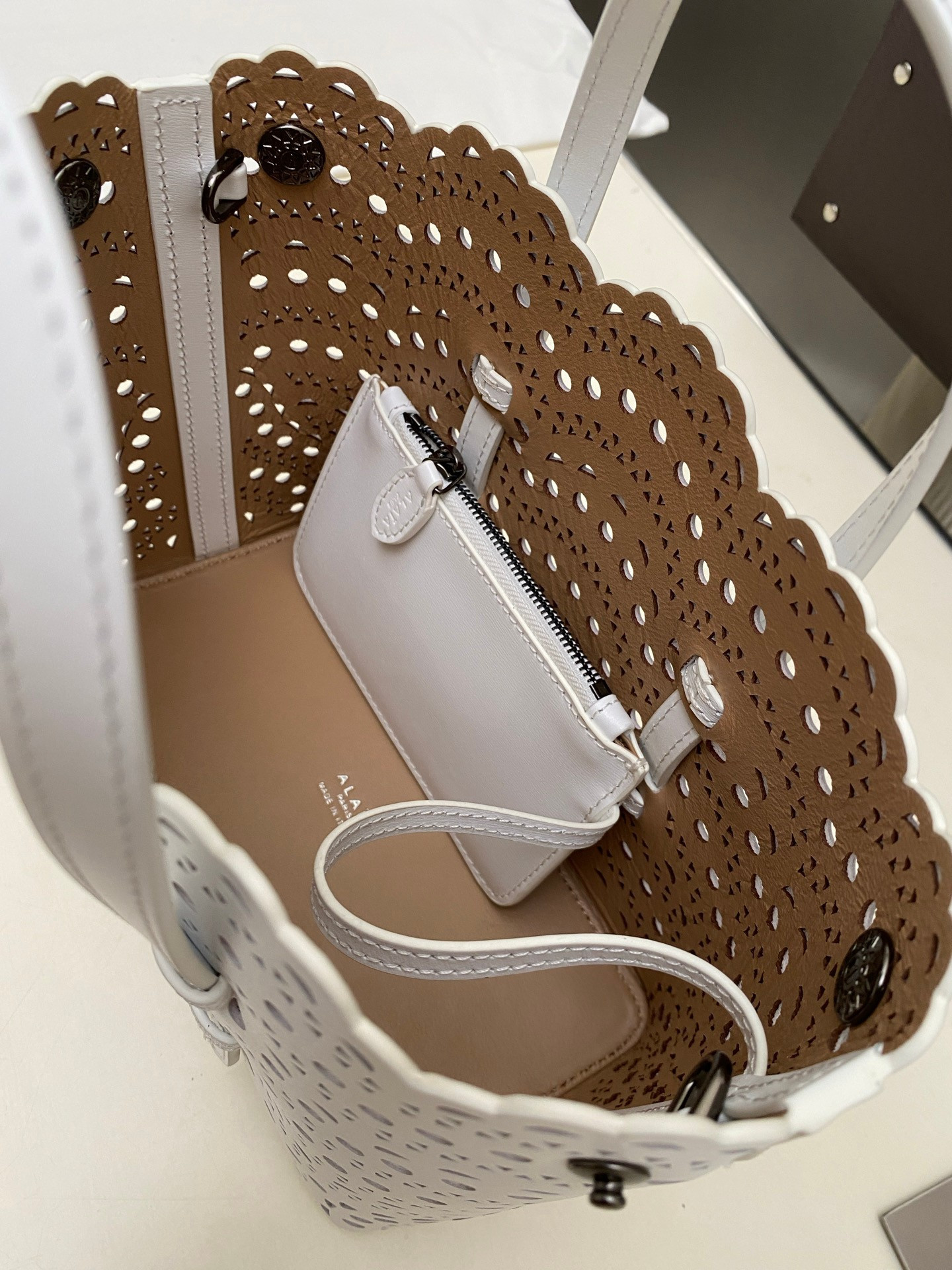 ALAÏA Mina 20 bag In Vienne Wave 20x17x10cm