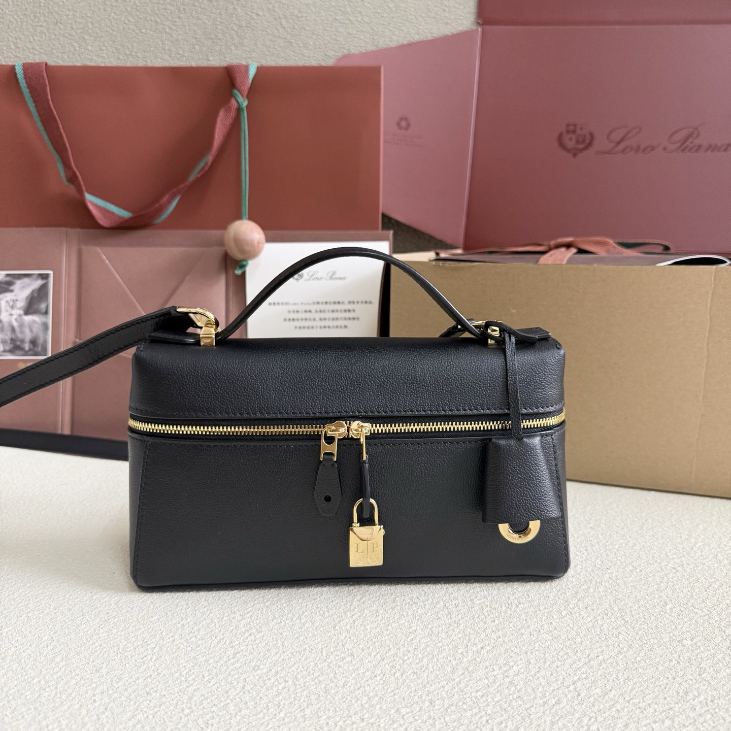 L**o p*ana extra bag l23 23x12x7cm